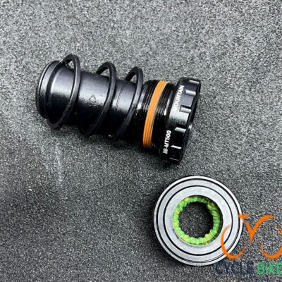Shimano BB-MT500 Hollowtech II Bottom Bracket