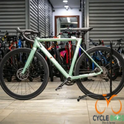 Cruztrek booster Pinner roadbike
